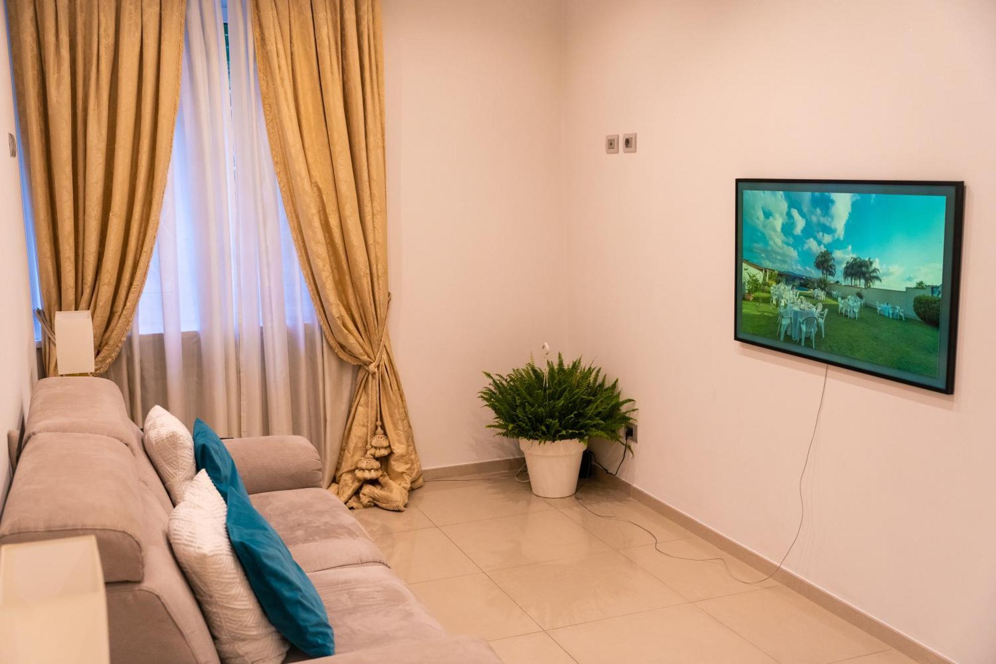 Moderno Alloggio A Roma Centro エクステリア 写真